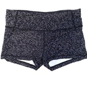 Lululemon Quick Pace Short 2.5" Soundwave White Black